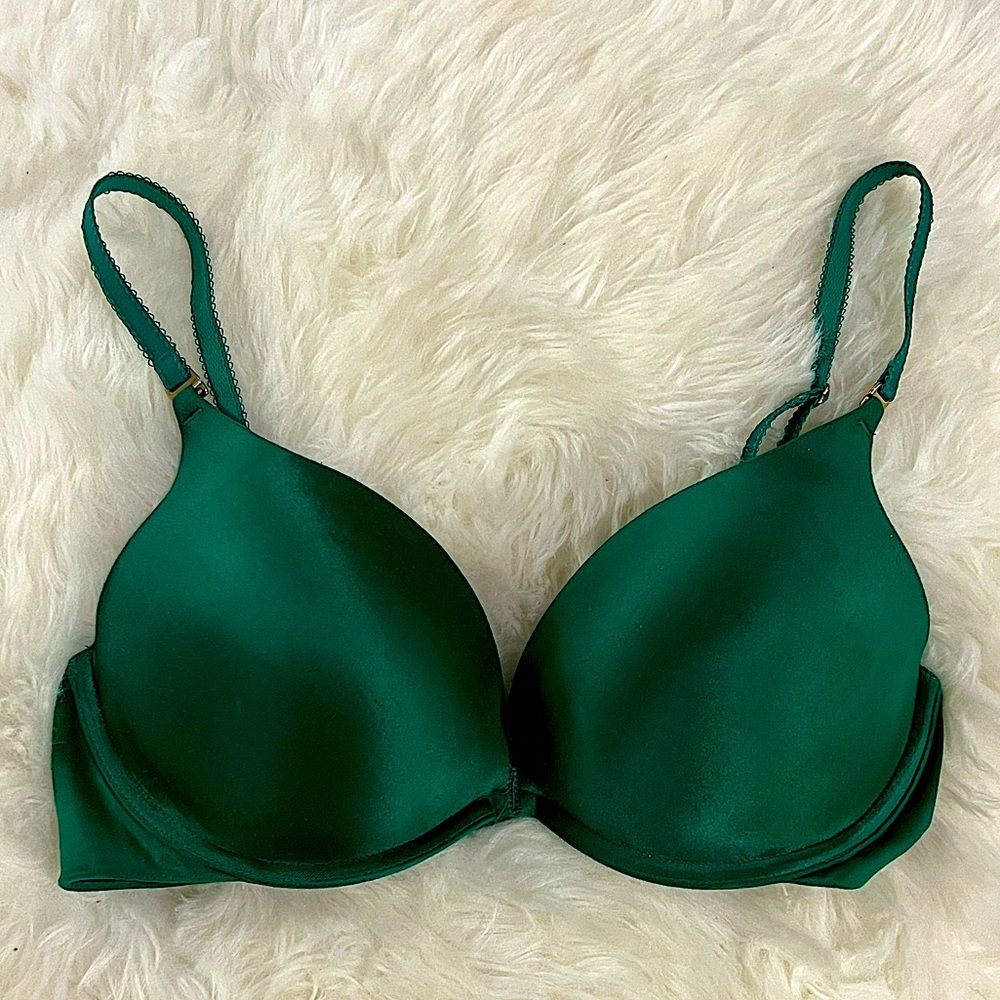 Victoria’s Secret Push Up Miracle Bra size 34D